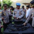 Cegah Penyalahgunaan, Kapolres Sumbawa Pimpin Pemeriksaan Senpi Personel